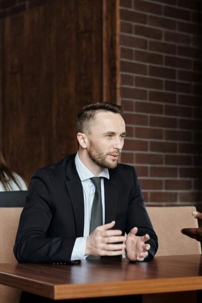 Como Criar uma Rede de Contactos Profissionais Forte e Conseguir Mais Oportunidades de Trabalho