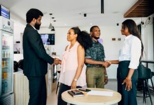 Por que criar oportunidades através de contactos profissionais é essencial