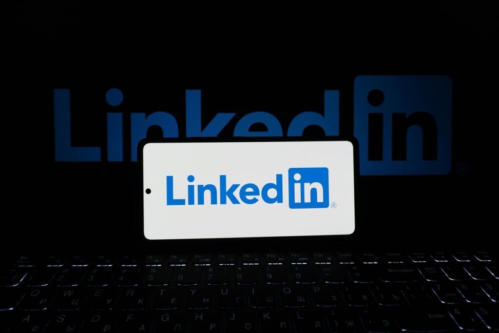 Como usar o LinkedIn de forma correta e profissional para encontrar ...