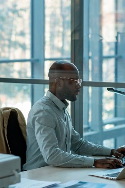 Emprego em Moçambique: Oportunidades, Desafios e Perspectivas do Mercado de Trabalho